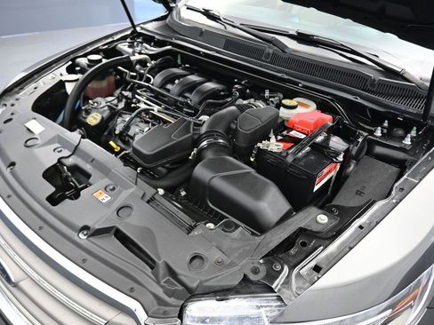 Used 2017 Ford Taurus SE image 42