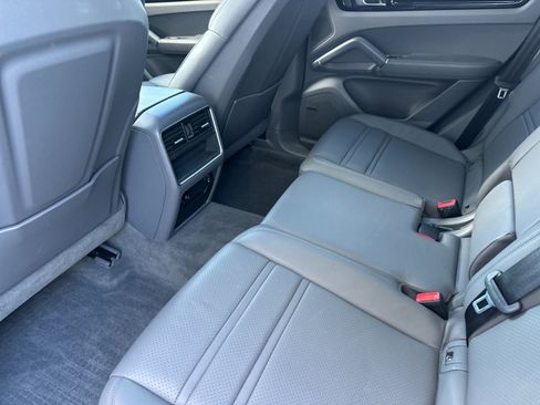 Certified 2023 Porsche Cayenne image 13