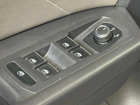 Used 2023 Volkswagen Atlas SE FWD image 11