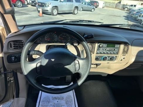 Used 2000 Ford F150 XLT image 17