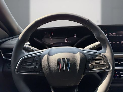 Certified 2025 Buick Envista Preferred FWD image 22
