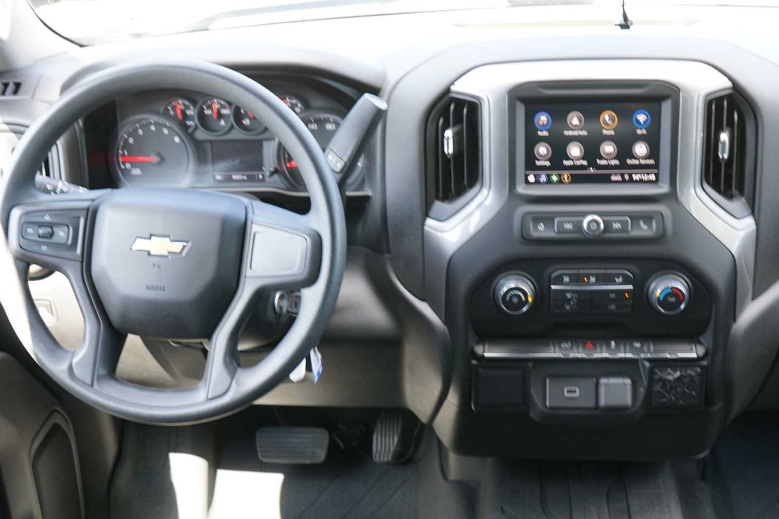 Used 2020 Chevrolet Silverado 1500 Custom w/ Custom Value Package RWD image 18