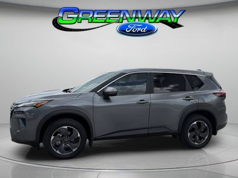 Used 2026 Nissan Rogue SV FWD image 1