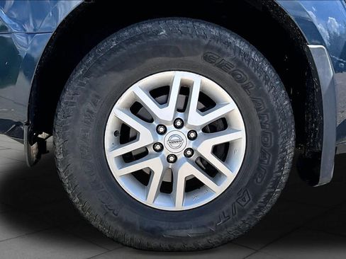 Used 2020 Nissan Frontier SV AWD/4WD image 11