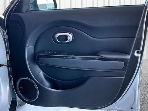 Used 2014 Kia Soul ! w/ Sun & Sound Package FWD image 18