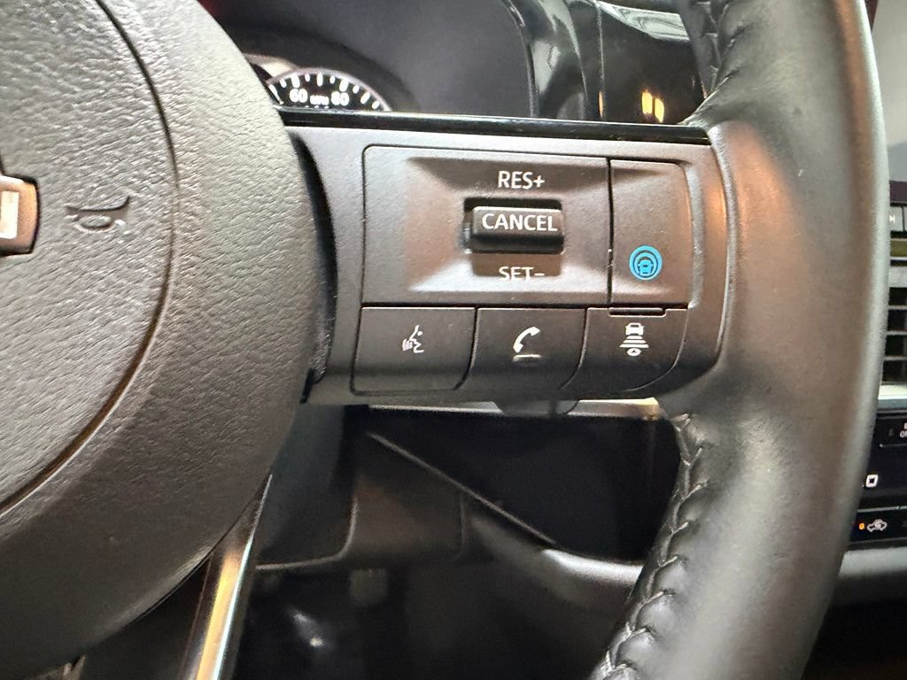 Used 2023 Nissan Pathfinder SV w/ Black Appearance Package AWD/4WD image 20
