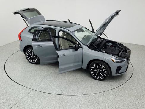New 2026 Volvo XC60 B5 Ultra w/ Protection Package Premier image 34