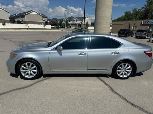 Used 2007 Lexus LS 460 RWD image 9