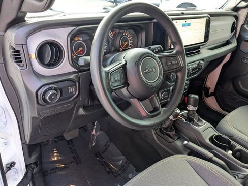 Used 2025 Jeep Wrangler Sport AWD/4WD image 16