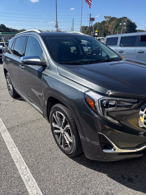Used 2020 GMC Terrain Denali w/ Denali Premium Package FWD image 1