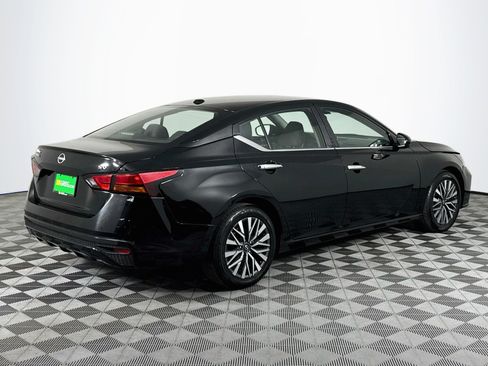 Used 2023 Nissan Altima 2.5 SV FWD image 8