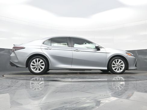 Used 2023 Toyota Camry LE image 31