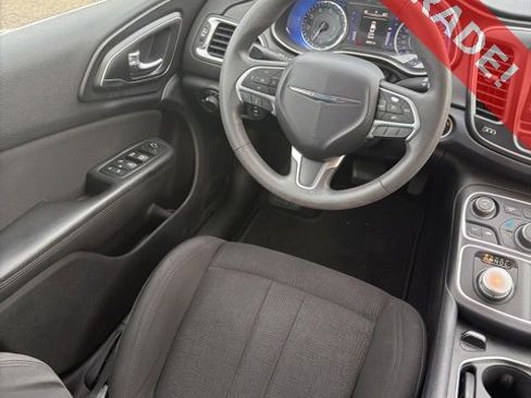 Used 2015 Chrysler 200 Limited image 11