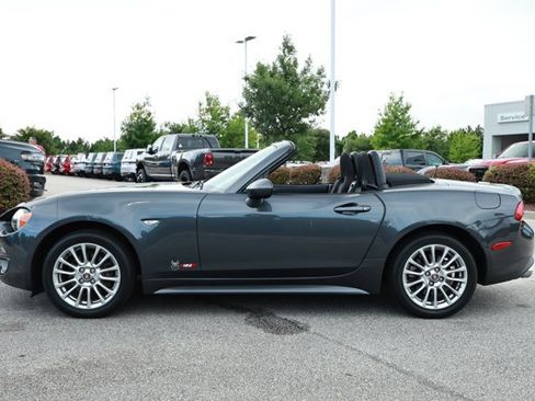 Used 2017 FIAT 124 Spider Classica RWD image 9