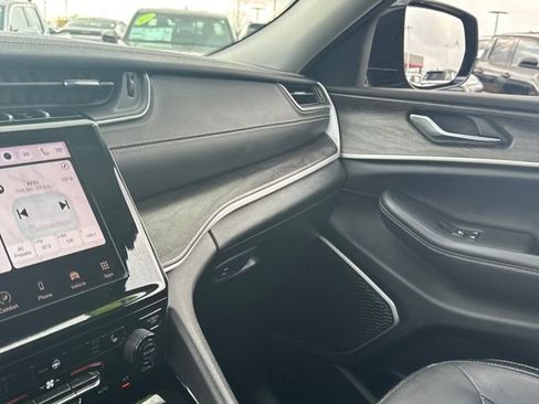 Used 2022 Jeep Grand Cherokee L Limited image 24