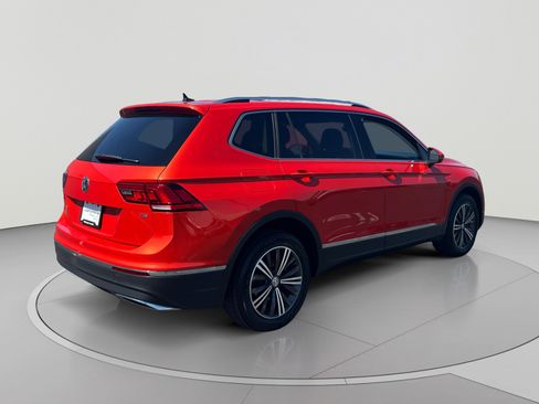 Used 2018 Volkswagen Tiguan SEL FWD image 5