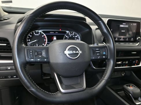 Used 2025 Nissan Rogue SV FWD image 22