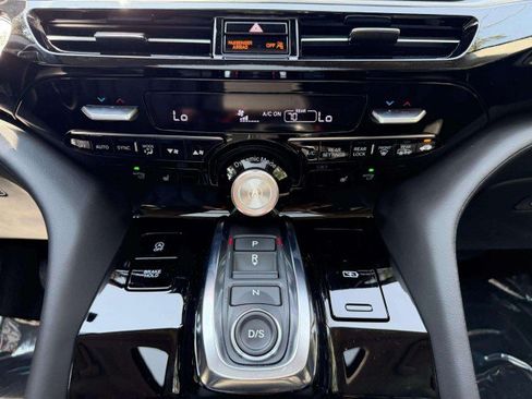 Used 2025 Acura MDX SH-AWD w/ Technology Package image 15