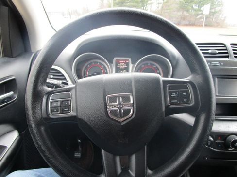 Used 2017 Dodge Journey SE image 11