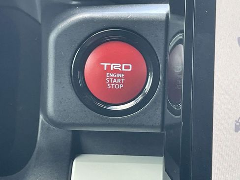 Used 2024 Toyota Tacoma TRD Sport image 34