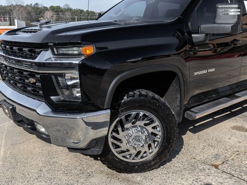 Used 2021 Chevrolet Silverado 3500 LT w/ Convenience Package image 3