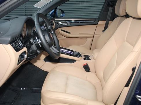 Certified 2022 Porsche Macan S image 5