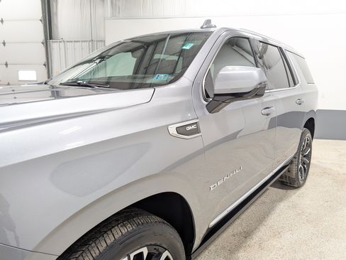 Used 2023 GMC Yukon Denali w/ Advanced Technology Package image 7