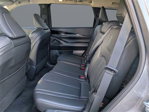 Certified 2025 INFINITI QX60 Pure image 15