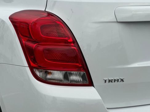 Used 2022 Chevrolet Trax LT w/ LT Convenience Package image 36