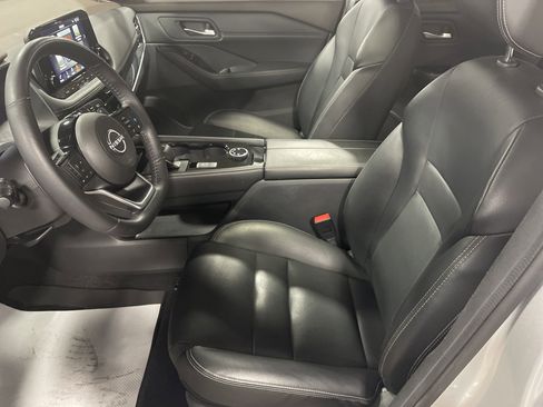 Used 2022 Nissan Rogue SL w/ SL Premium Package image 10