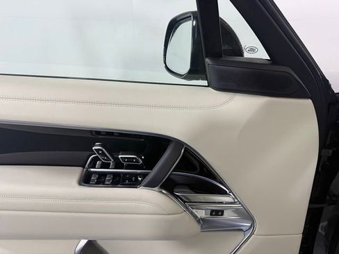 New 2026 Land Rover Range Rover SE image 21