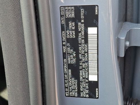 Certified 2023 Volvo XC60 B5 Plus w/ Climate Package image 26