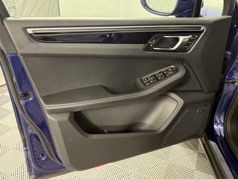 New 2025 Porsche Macan image 14