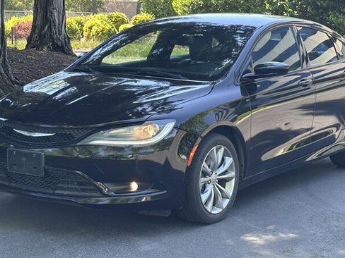Used 2015 Chrysler 200 S FWD image 1