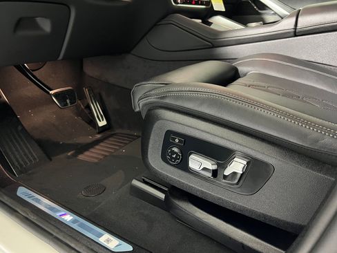 New 2026 BMW X6 xDrive40i image 13