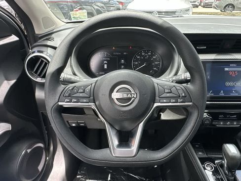Used 2022 Nissan Kicks SV FWD image 16