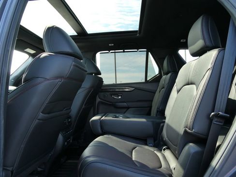 Used 2025 Honda Pilot Black Edition image 21