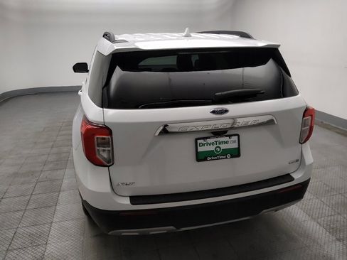 Used 2020 Ford Explorer XLT w/ Equipment Group 202A AWD/4WD image 6