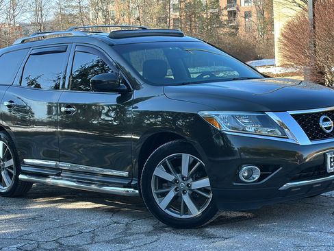 Used 2015 Nissan Pathfinder Platinum w/ Family Entertainment Package image 1