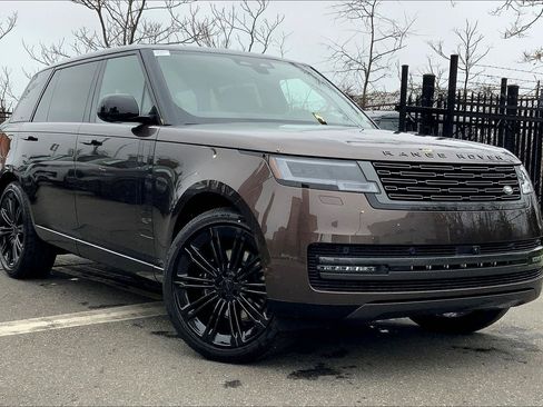 New 2026 Land Rover Range Rover Long Wheelbase SE AWD/4WD image 2