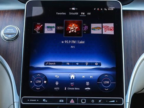 Used 2025 Mercedes-Benz C 300 Sedan image 14