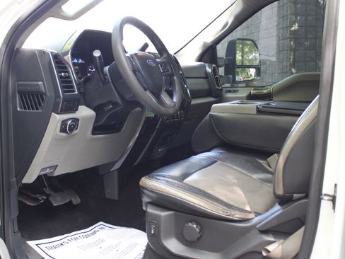 Used 2018 Ford F350 4x4 Crew Cab DRW Super Duty image 14