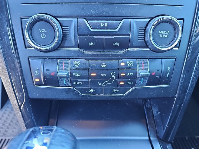 Used 2019 Ford Explorer XLT w/ Equipment Group 202A FWD image 21