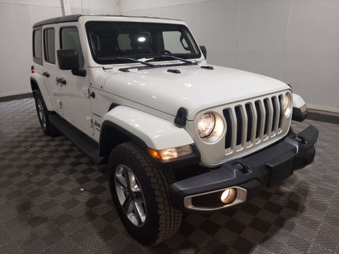 Used 2021 Jeep Wrangler Unlimited Sahara w/ Cold Weather Group AWD/4WD image 4