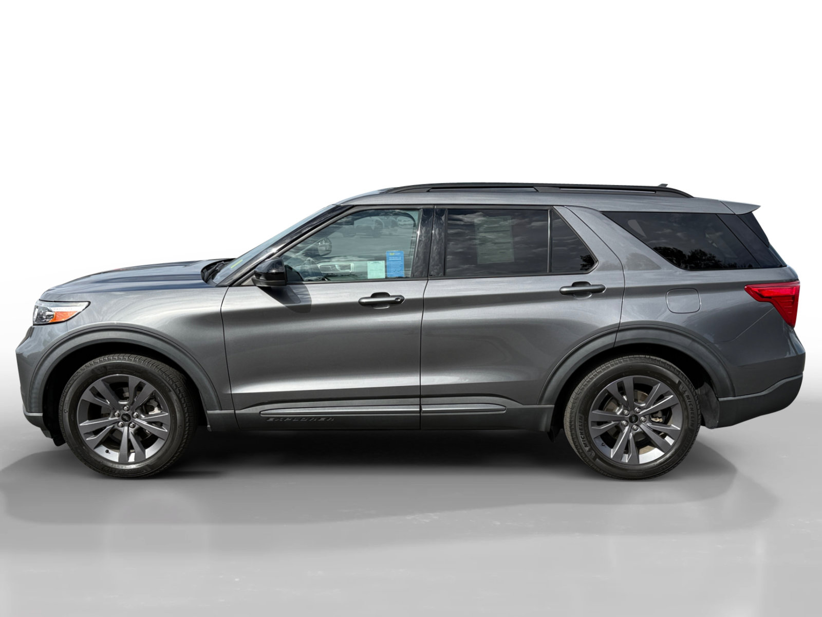 Certified 2023 Ford Explorer XLT w/ Equipment Group 202A RWD image 2