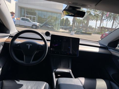 Used 2022 Tesla Model 3 Long Range image 13