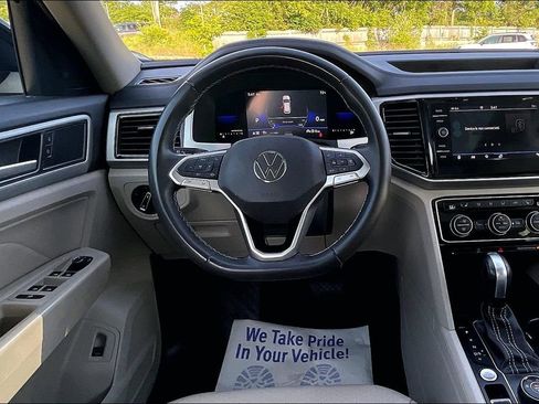 Used 2022 Volkswagen Atlas SE w/ Panoramic Sunroof Package AWD/4WD image 5