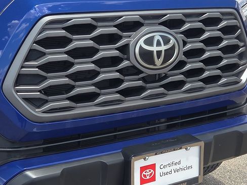 Certified 2023 Toyota Tacoma TRD Off-Road AWD/4WD image 7