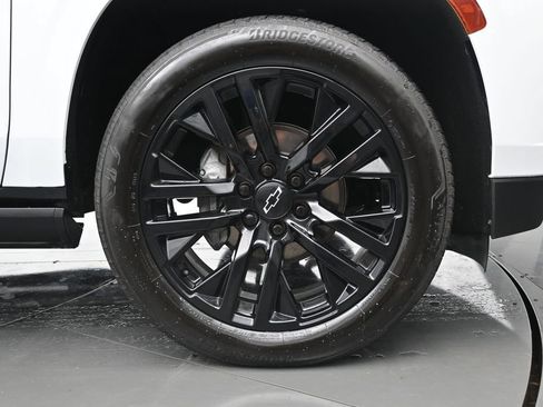 Used 2024 Chevrolet Tahoe Premier AWD/4WD image 43