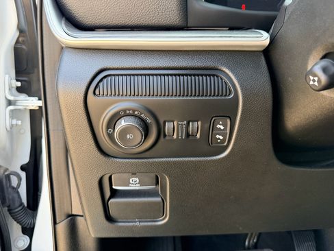 Used 2024 Jeep Wagoneer Series II w/ Flexible Seating Group AWD/4WD image 18